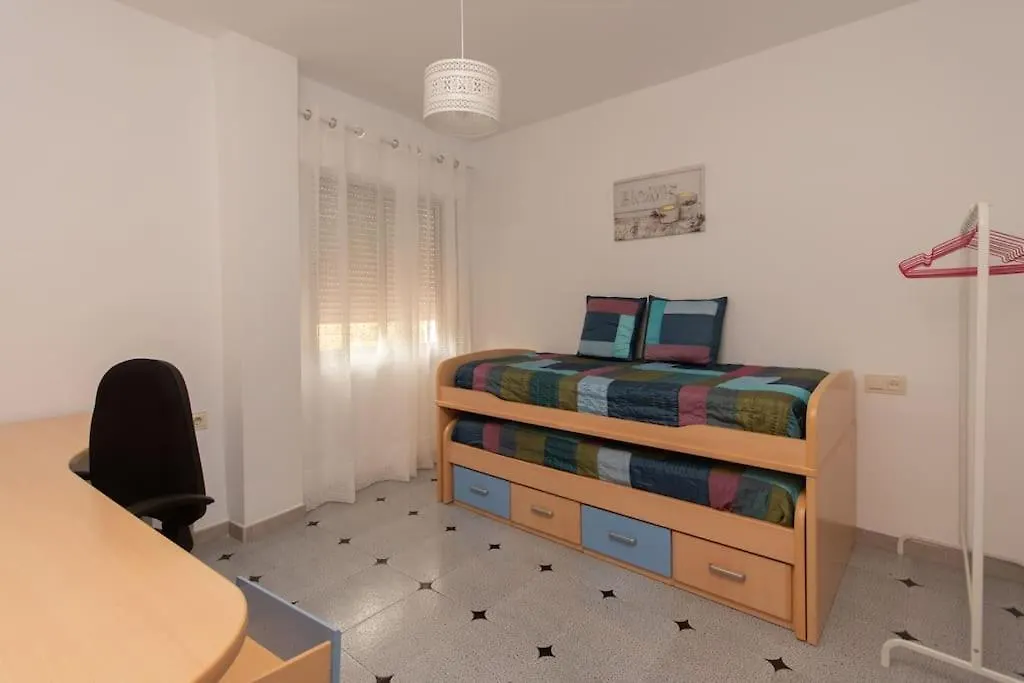 Precioso Piso De 3 Dormitorios, Cocina Y 1 Bano Cómpeta 0*,  Španělsko