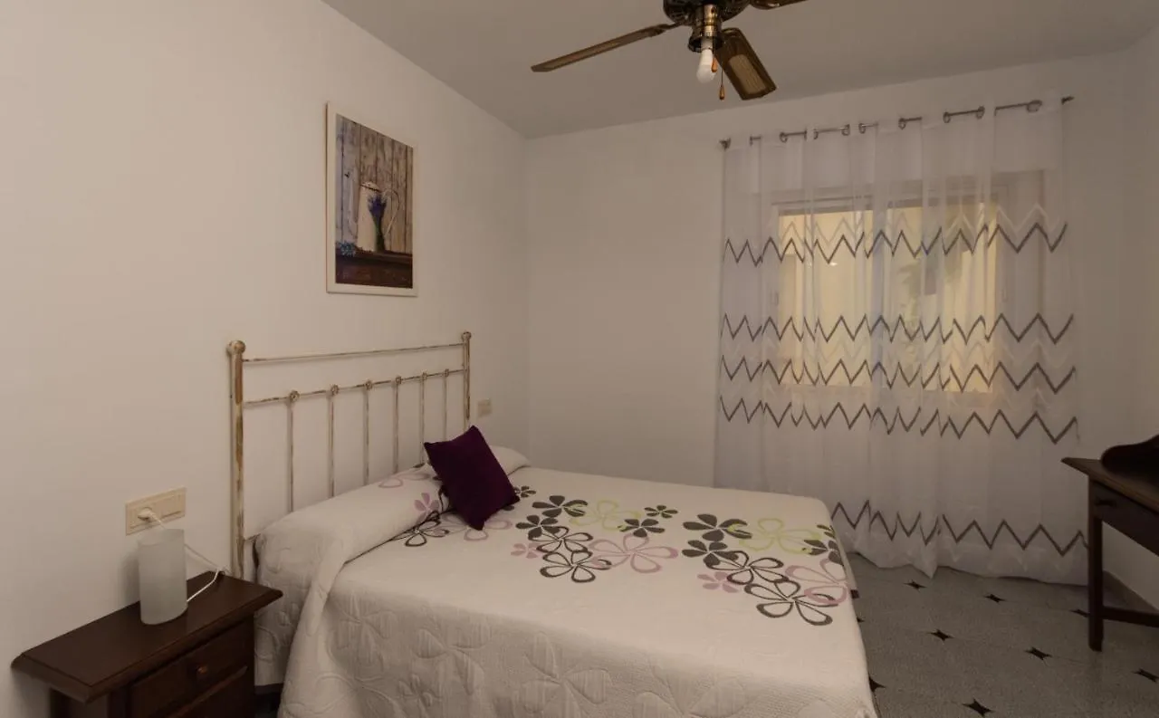 Precioso Piso De 3 Dormitorios, Cocina Y 1 Bano Cómpeta Apartament